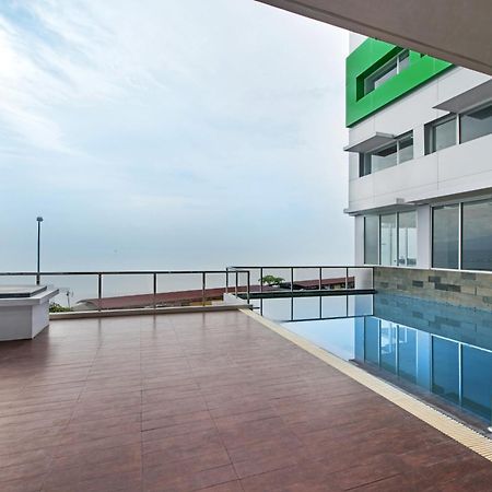 Whiz Prime Hotel Megamas Manado Dış mekan fotoğraf