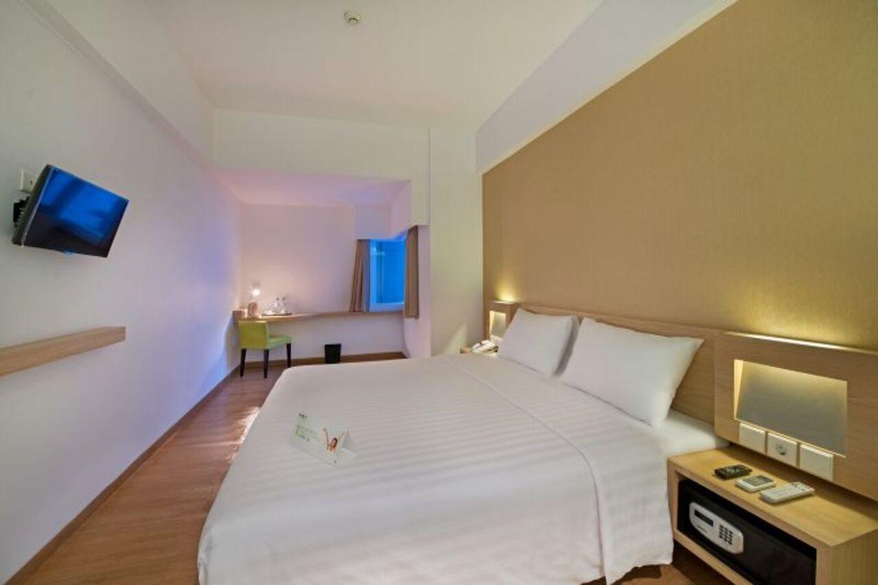 Whiz Prime Hotel Megamas Manado Dış mekan fotoğraf