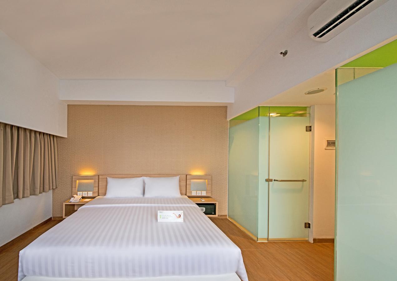 Whiz Prime Hotel Megamas Manado Dış mekan fotoğraf