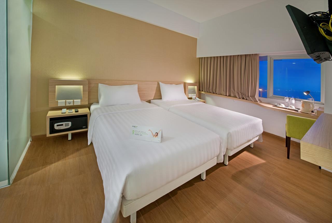 Whiz Prime Hotel Megamas Manado Dış mekan fotoğraf