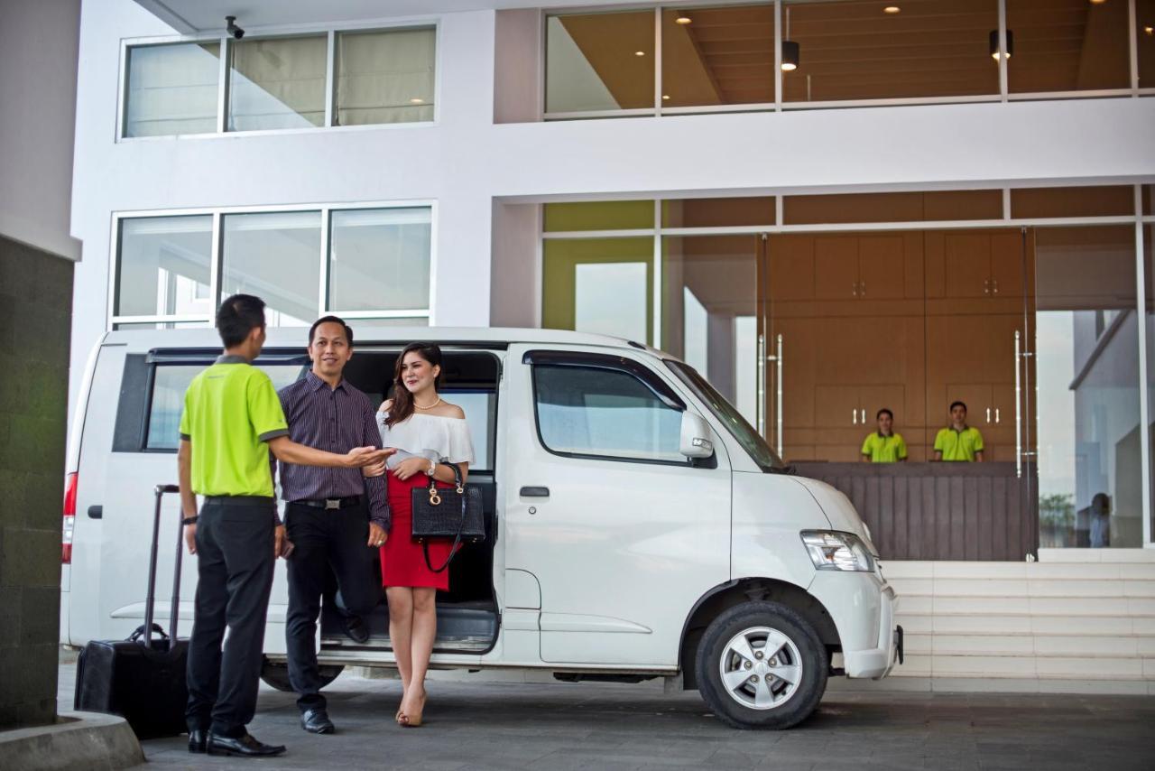 Whiz Prime Hotel Megamas Manado Dış mekan fotoğraf
